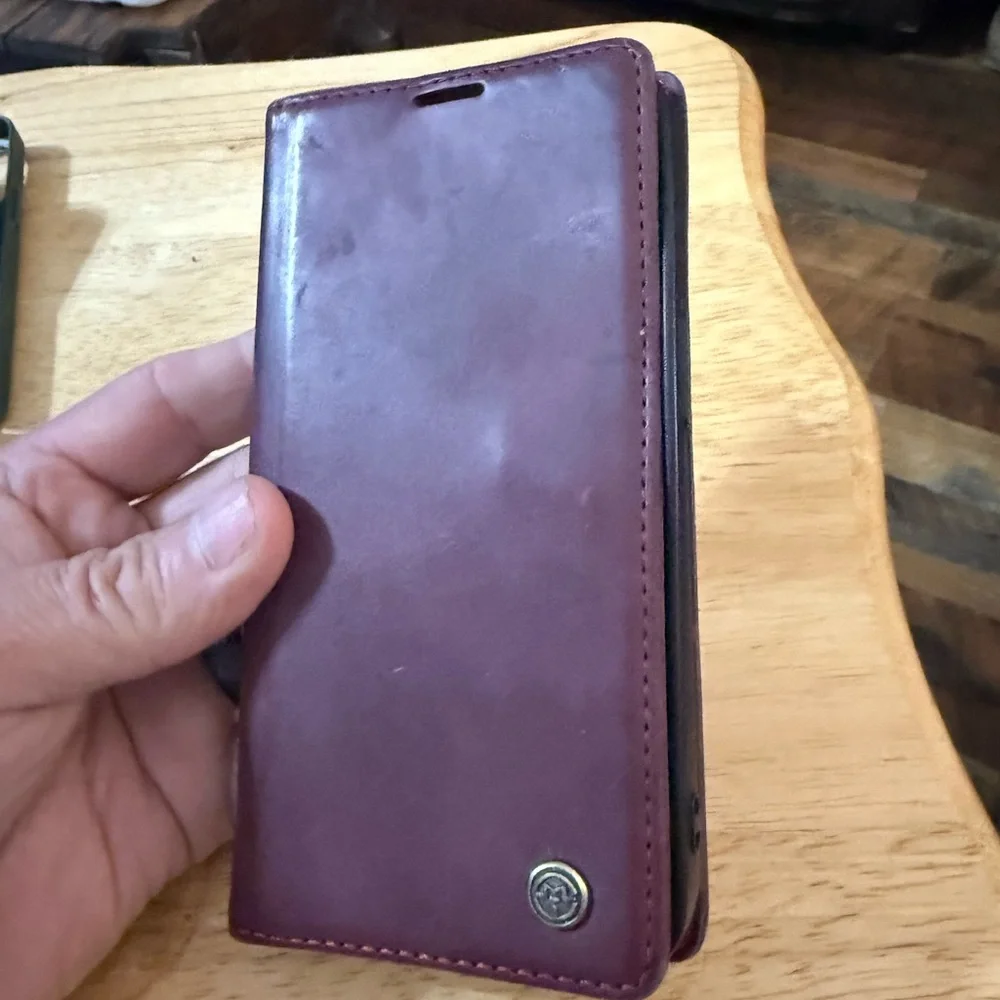 Men’s iPhone 14 Pro cases.